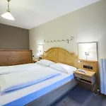Touring Hotel