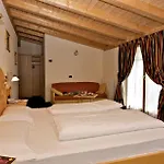 Touring 4*