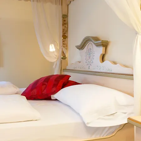 Hotel Touring 4*
