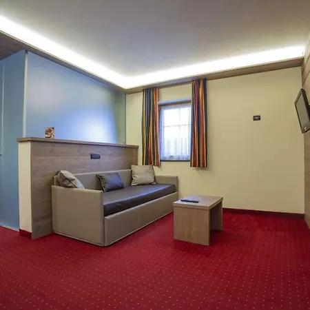 Hotel Touring 4*