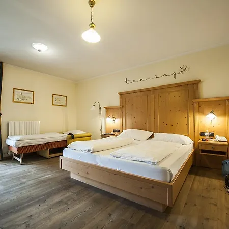 Touring Hotel