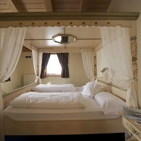 Touring Отель 4*